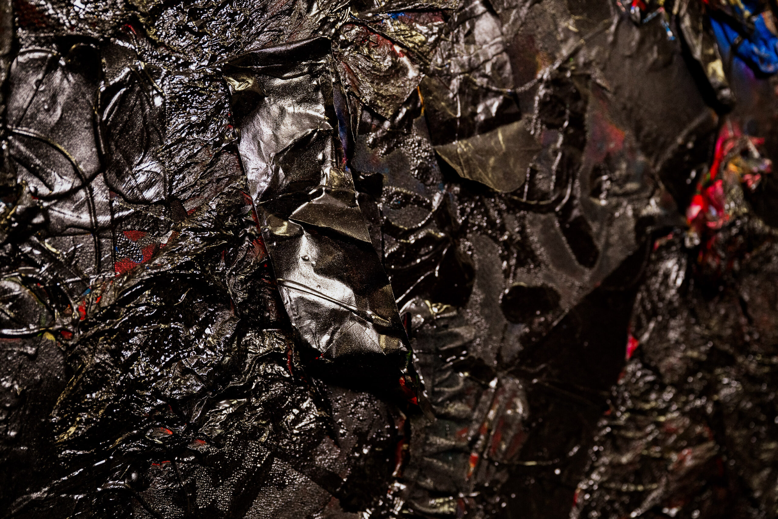 Brilliant colors of black – Image 4